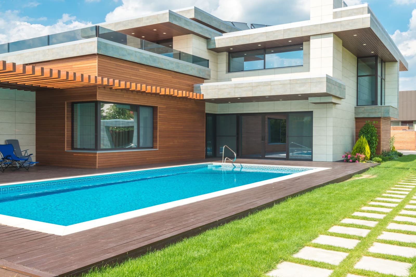 Casa moderna con piscina